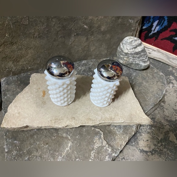 Milk Glass Salt & Pepper Shaker with Textured Studded Scale Pattern - Picture 4 of 11